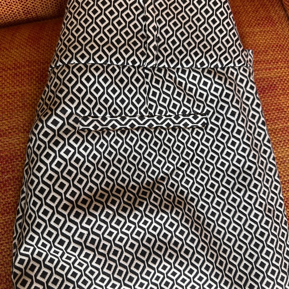 Gibson Black and White Geometric Skirt